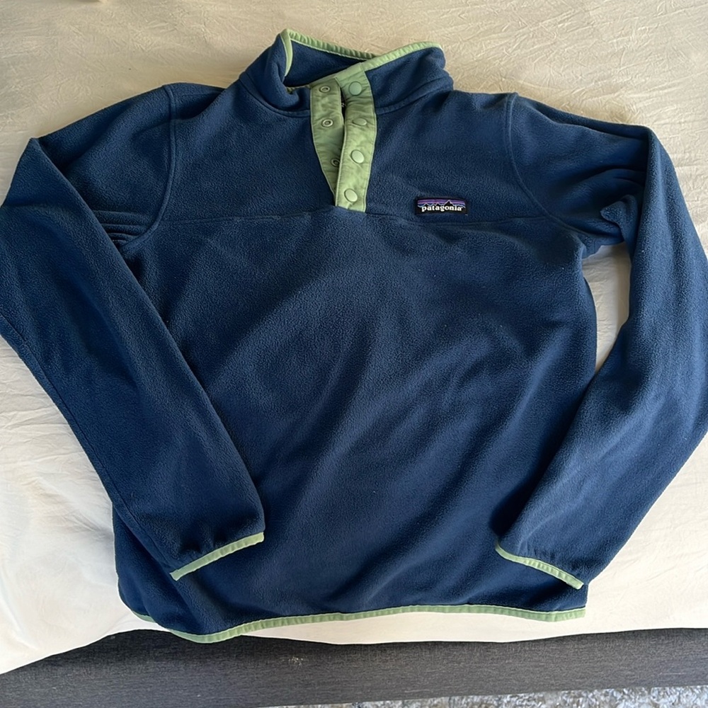 Patagonia women’s small light weight fleece